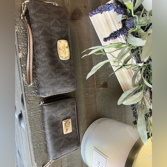 TWO- Michael Kors Large and Small Wallets! - Picture 12 of 16